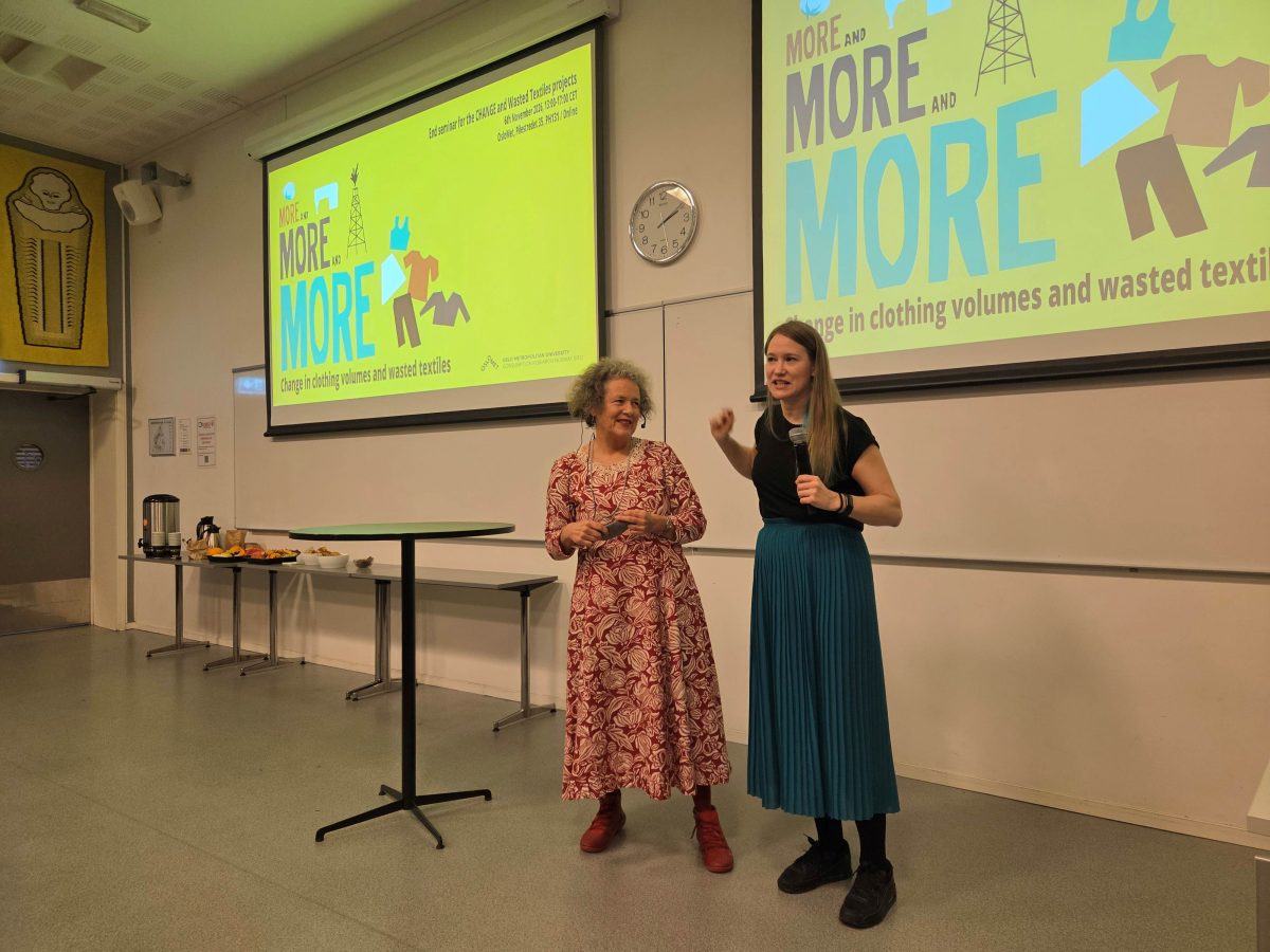 Ingun and Lisbeth on stage.